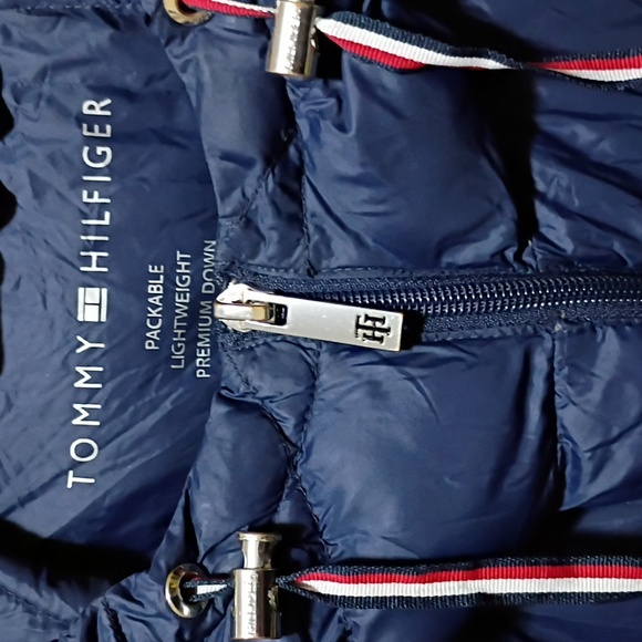 Tommy Hilfiger Women's Dark Blue Hooded Puffer Coat - Picture 2 of 8